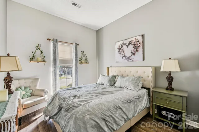 $279,000 | 5719 Becton Park Drive, Charlotte, NC 28227