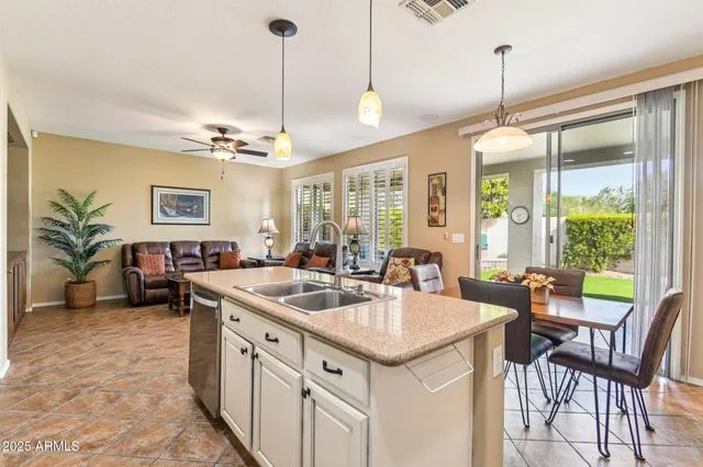 $557,000 | 2533 West Kit Carson Trail, Anthem, AZ 85086