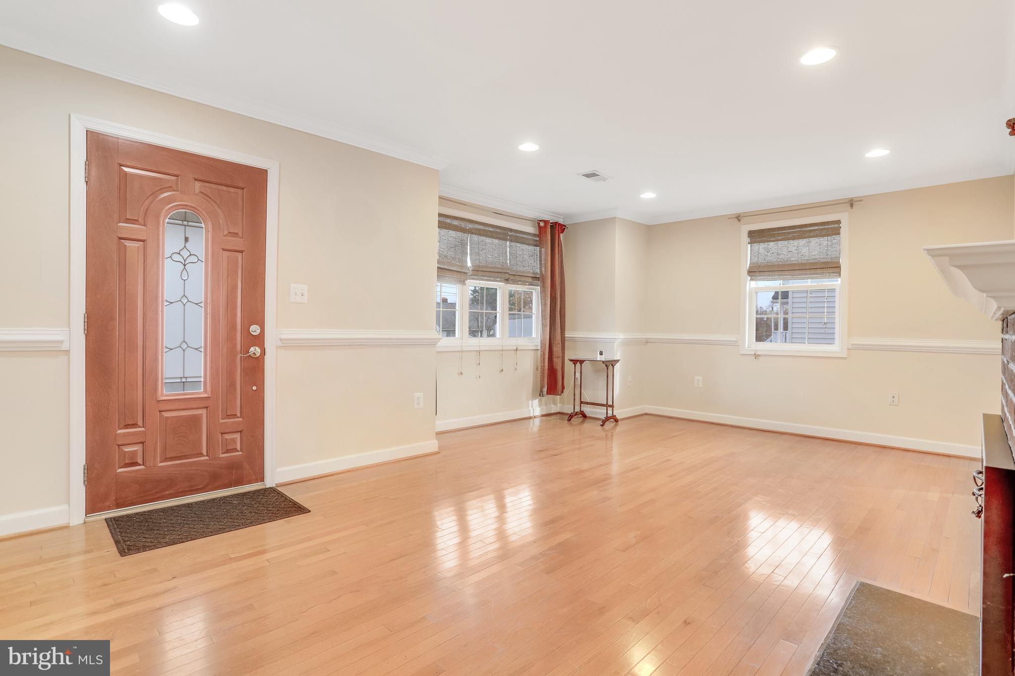6825 Barrett Road Falls Church, VA 22042 - Photo 5 of 50 Gallery Image 5