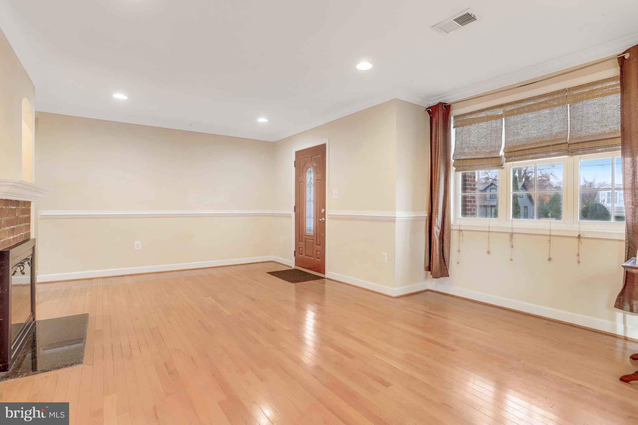 6825 Barrett Road Falls Church, VA 22042 - Photo 7 of 50 Gallery Image 7