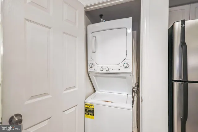 a close up view of a washer and dryer