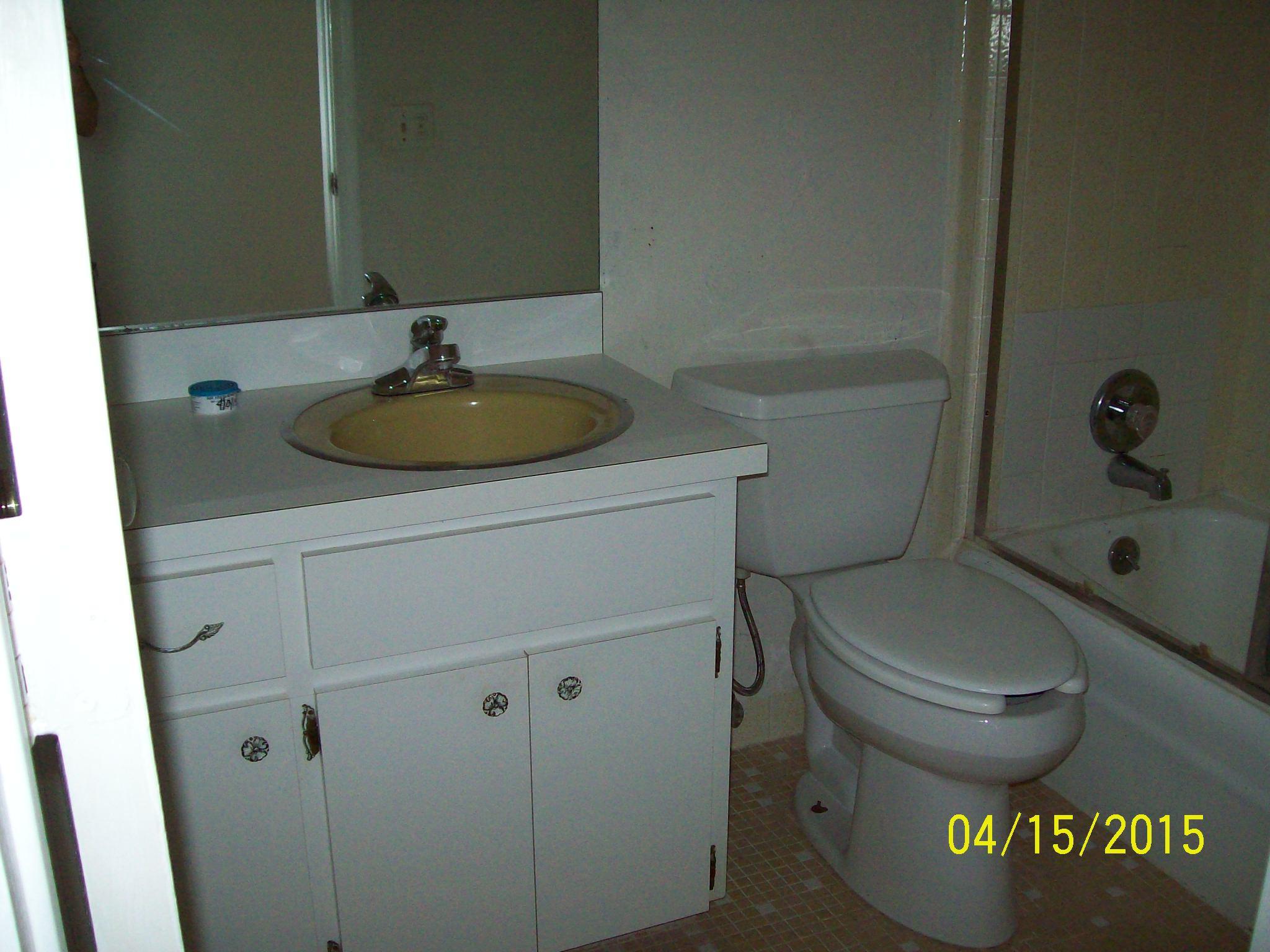 3210 Northeast 5th Drive Boca Raton, FL 33431 - Photo 7 of 8 Second bath
