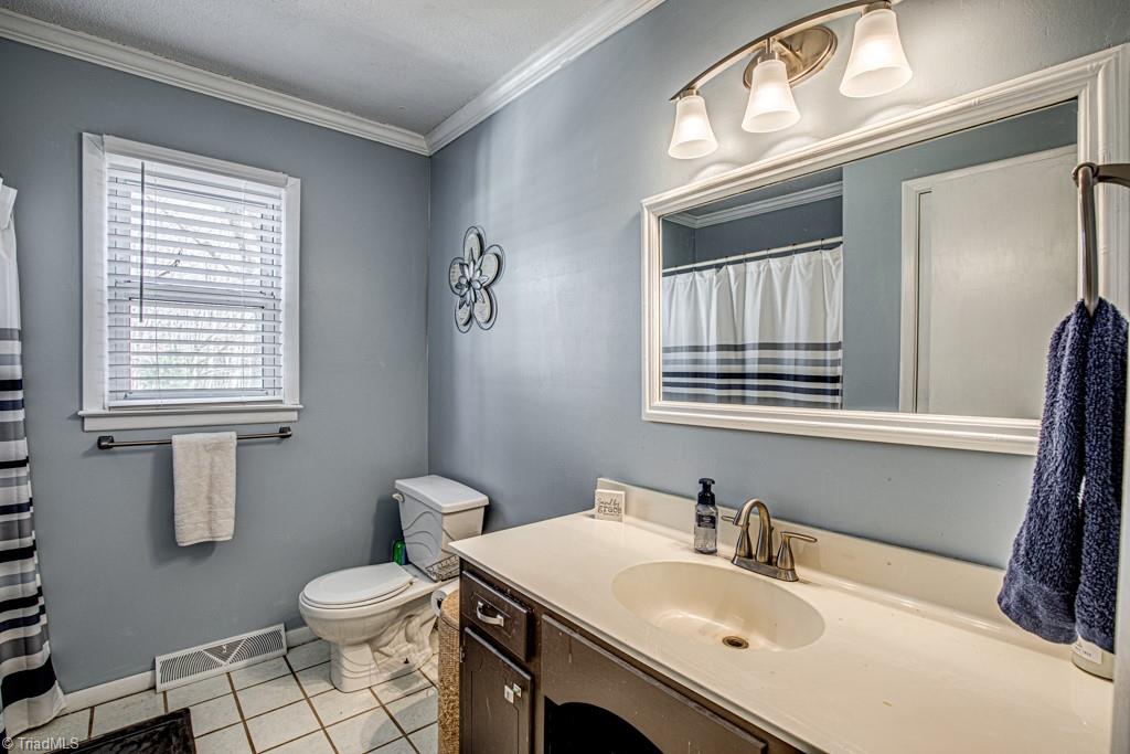 4100 Welcome-Arcadia Road Lexington, NC 27295 - Photo 17 of 25 hall bath
