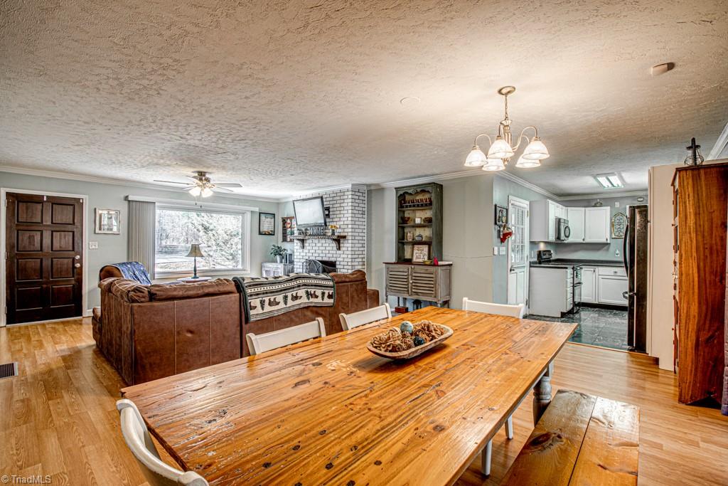 4100 Welcome-Arcadia Road Lexington, NC 27295 - Photo 5 of 25 Dining