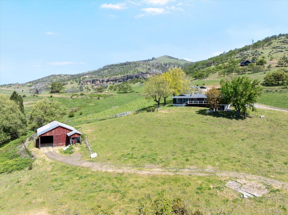 3555 Payne Road Medford, OR 97504 - Photo 31 of 46 47-DJI_0378
