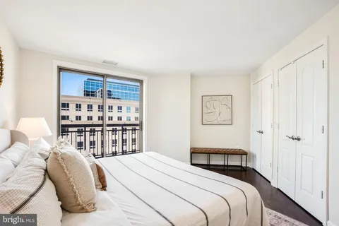 $645,000 | 901 North Monroe Street, Unit 1003, Arlington, VA 22201