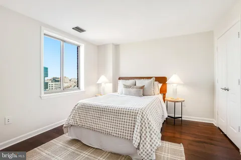 $645,000 | 901 North Monroe Street, Unit 1003, Arlington, VA 22201