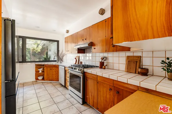 $1,750,000 | 9550 Wheatland Avenue, Sunland, CA 91040