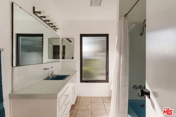 $1,750,000 | 9550 Wheatland Avenue, Sunland, CA 91040