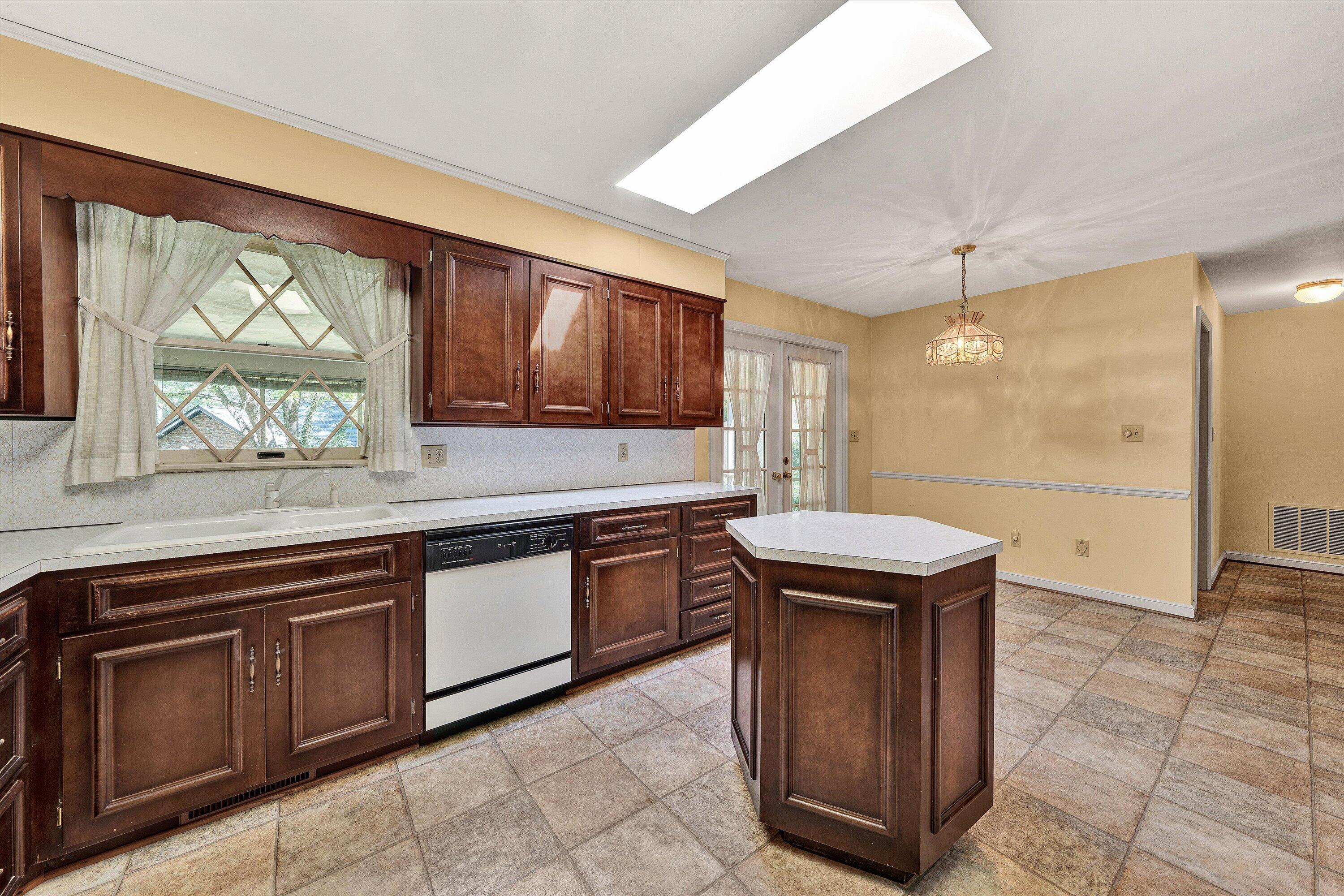 3615 Brymoor Road Southwest Roanoke, VA 24018 - Photo 13 of 48 13-DSC00028