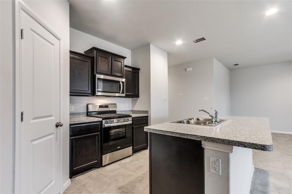 16437 Pembine Lane Justin, TX 76247 - Photo 5 of 10