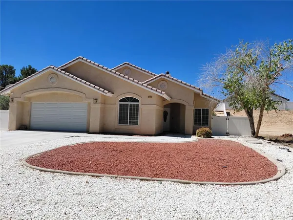$2,500 | 26706 Cumberland Lane, Helendale, CA 92342