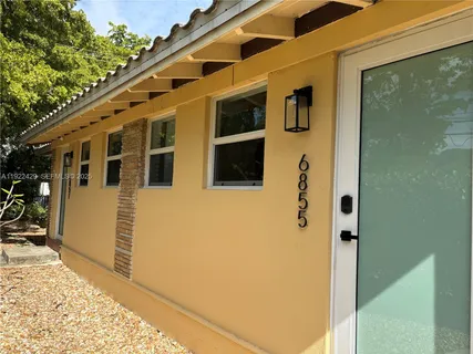 $2,275 | 6855 Northeast 5th Avenue, Unit B, Miami, FL 33138