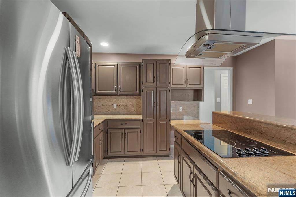 300 Gorge Road, Unit 2 Cliffside Park, NJ 07010 - Photo 5 of 43