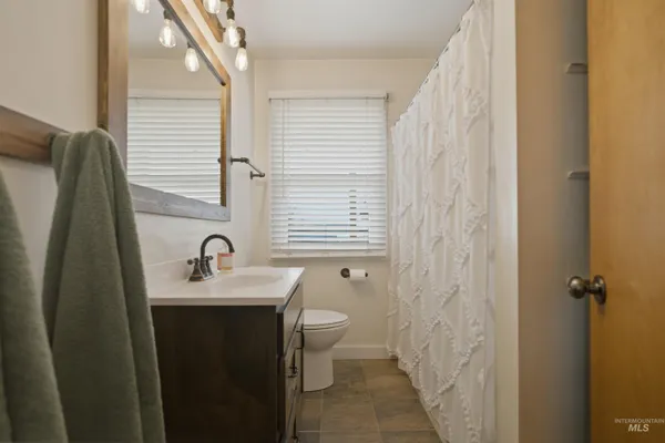 $575,000 | 3611 Highway 8, Troy, ID 83871