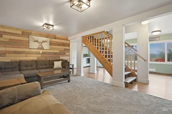 $575,000 | 3611 Highway 8, Troy, ID 83871