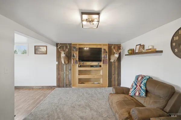 $575,000 | 3611 Highway 8, Troy, ID 83871