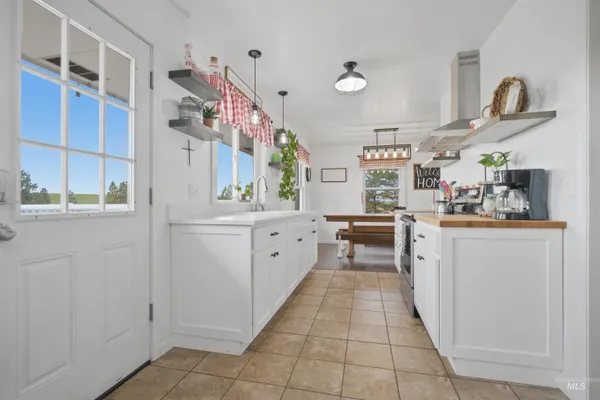 $575,000 | 3611 Highway 8, Troy, ID 83871