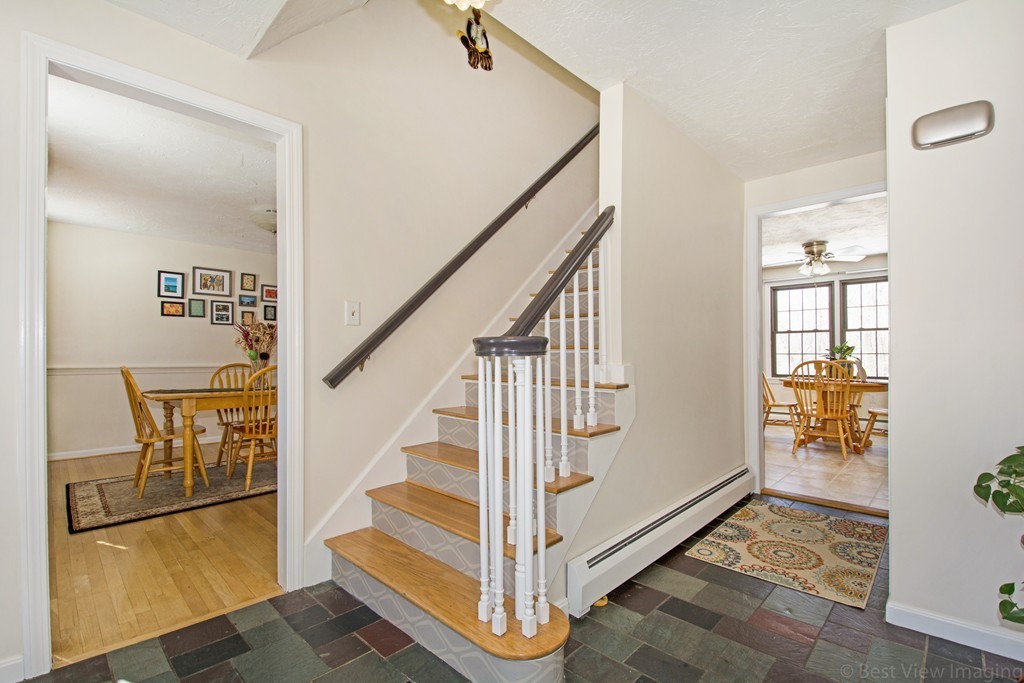 10 Nottingham Road Westborough, MA 01581 - Photo 4 of 30 Gallery Image 4