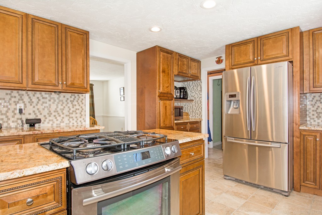 10 Nottingham Road Westborough, MA 01581 - Photo 6 of 30 Gallery Image 6