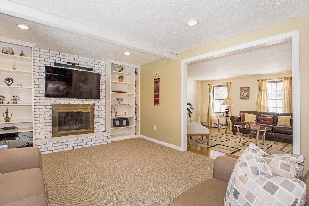 10 Nottingham Road Westborough, MA 01581 - Photo 8 of 30 Gallery Image 8