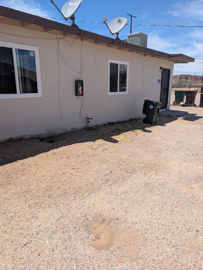 1390 Riverside Drive Barstow, CA 92311 - Photo 3 of 7