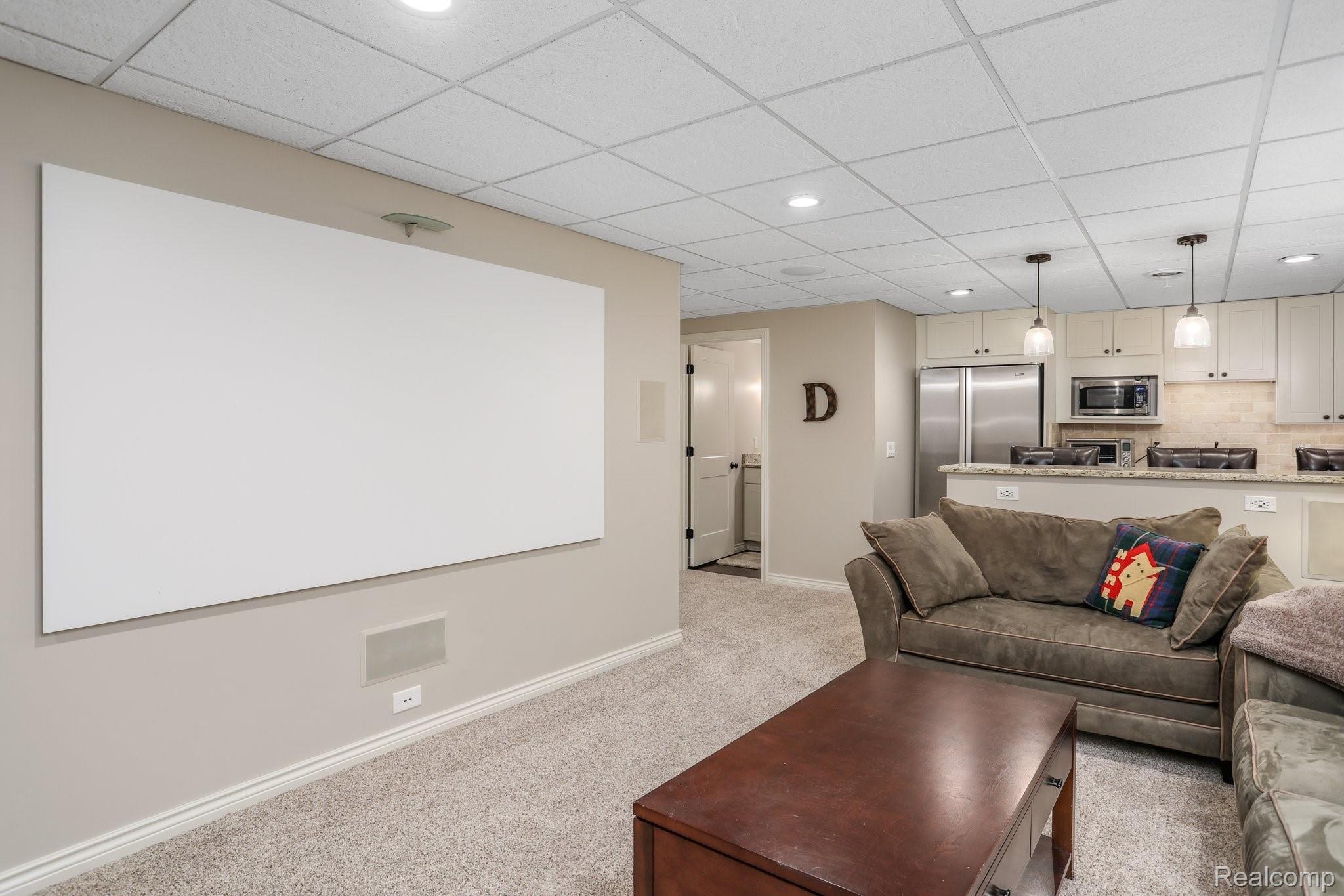 1265 Welland Drive Rochester, MI 48306 - Photo 12 of 54 40-web-or-mls-1265 Welland Drive Rochester0033.jpg