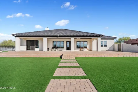 a front view of house with yard