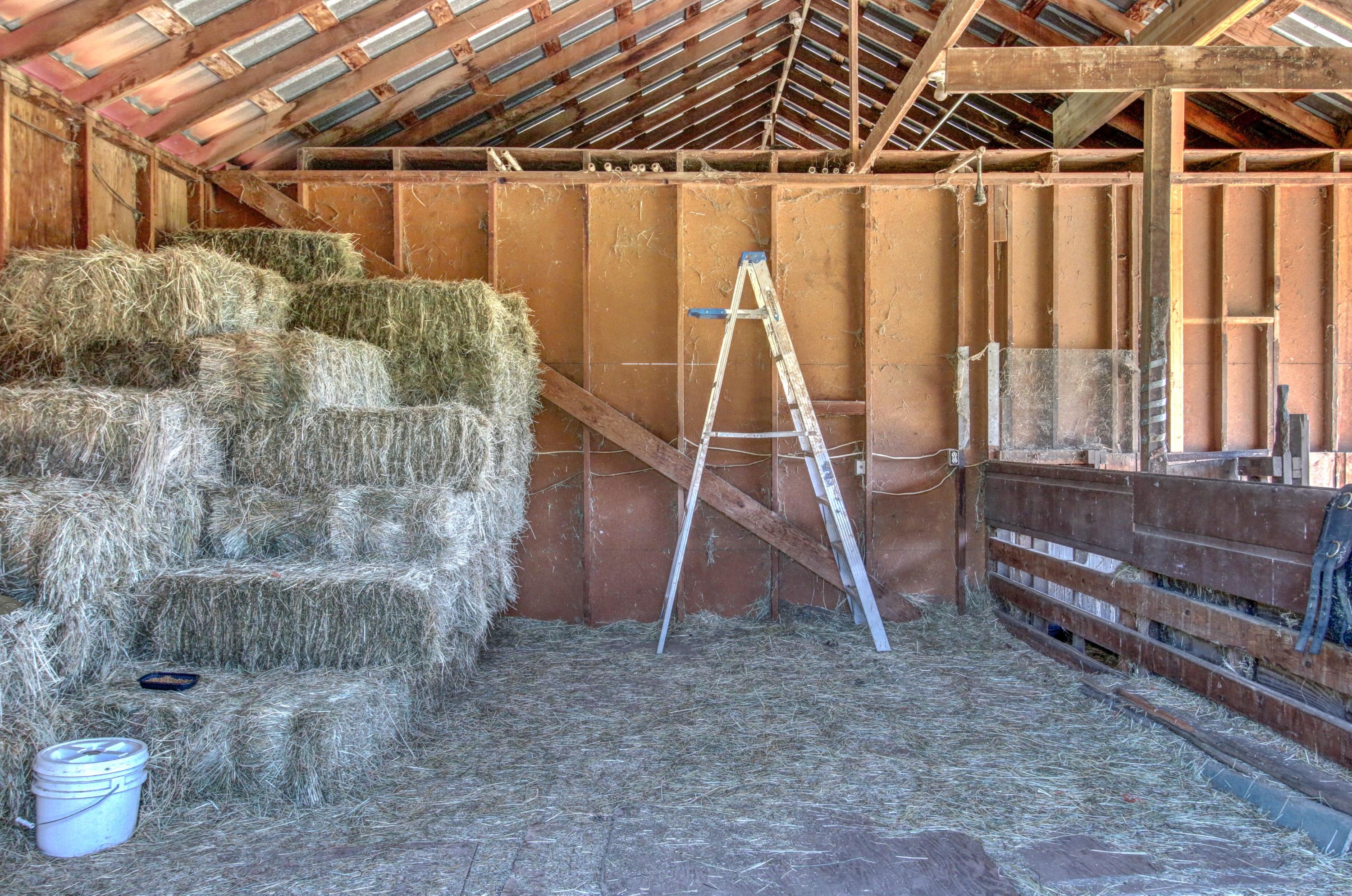3055 Burrell Road Medford, OR 97501 - Photo 35 of 45 07 Barn_Hay