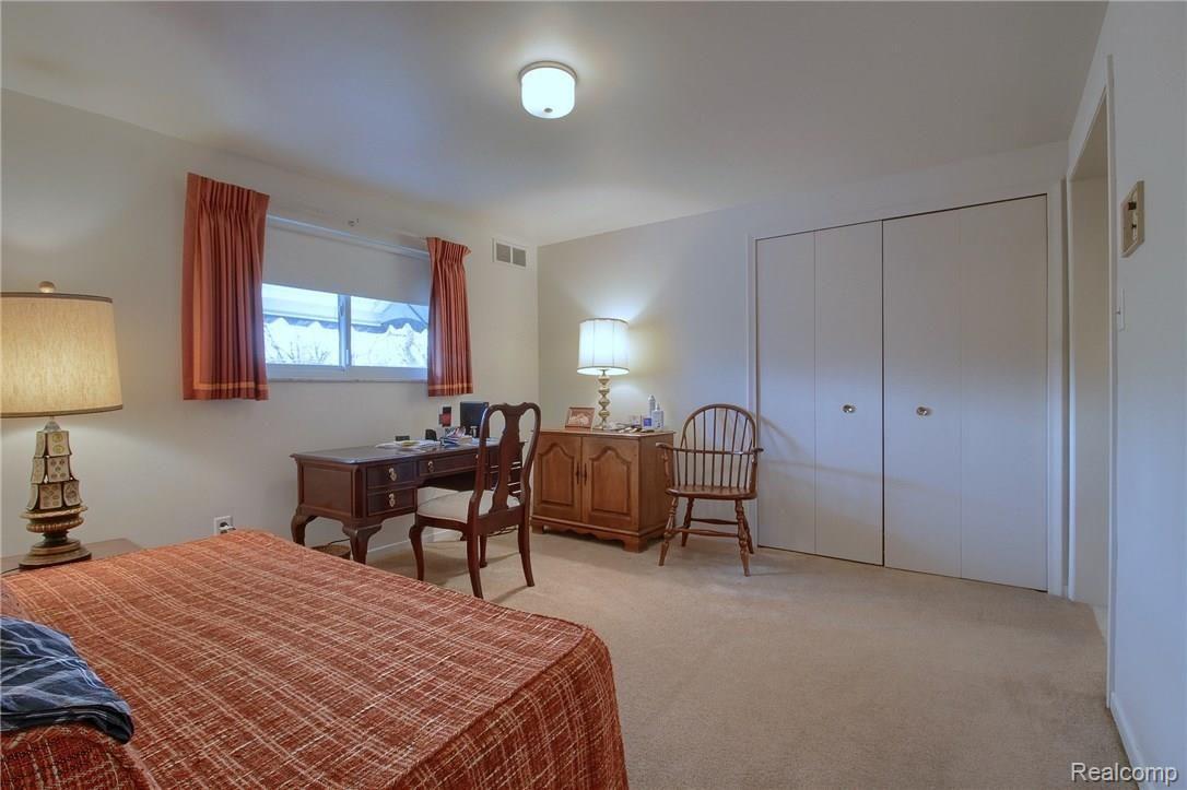 659 North Rosedale Court Grosse Pointe, MI 48236 - Photo 22 of 36 3rd_Bedroom.jpg