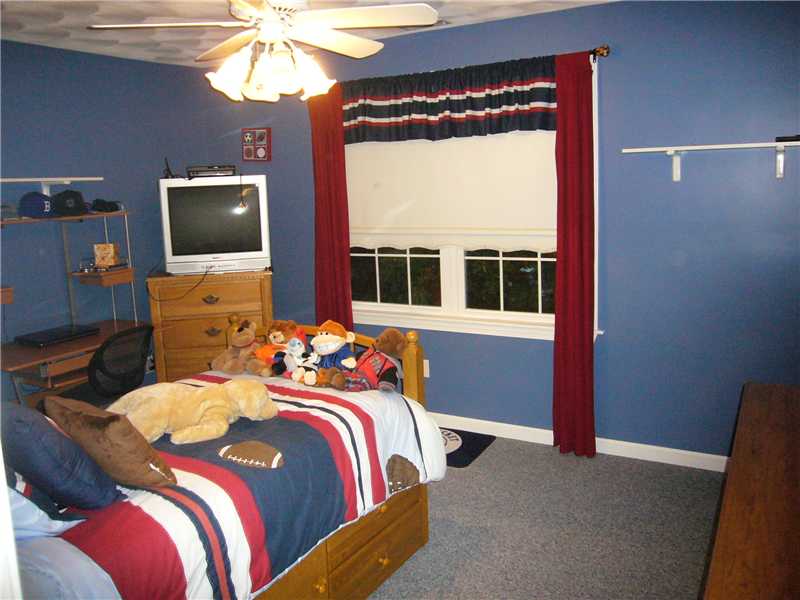 205 Tomahawk Trail Cranston, RI 02921 - Photo 17 of 21 Bedroom.