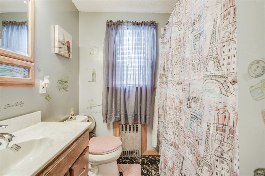 631 Newbury Street Springfield, MA 01104 - Photo 15 of 25 Gallery Image 15
