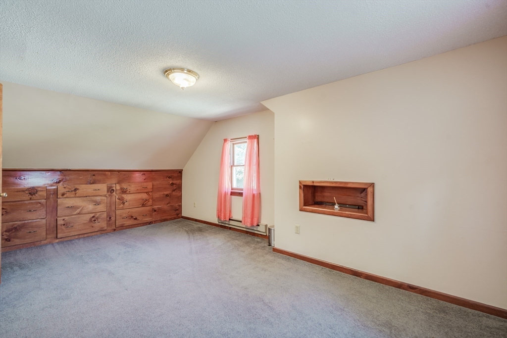 631 Newbury Street Springfield, MA 01104 - Photo 19 of 25 Gallery Image 19