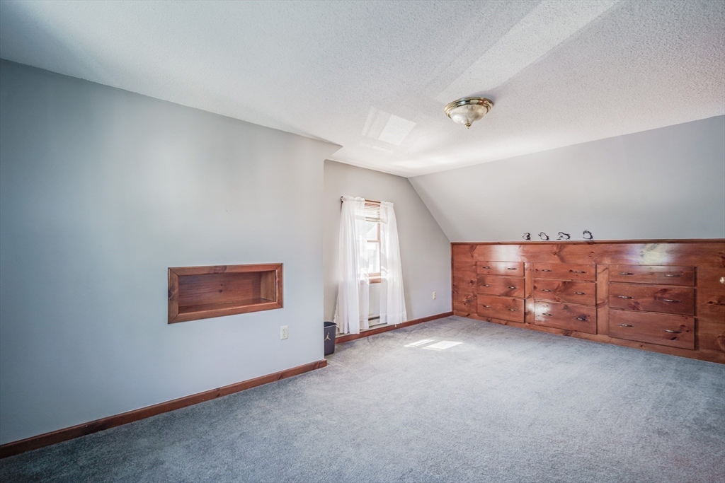 631 Newbury Street Springfield, MA 01104 - Photo 21 of 25 Gallery Image 21