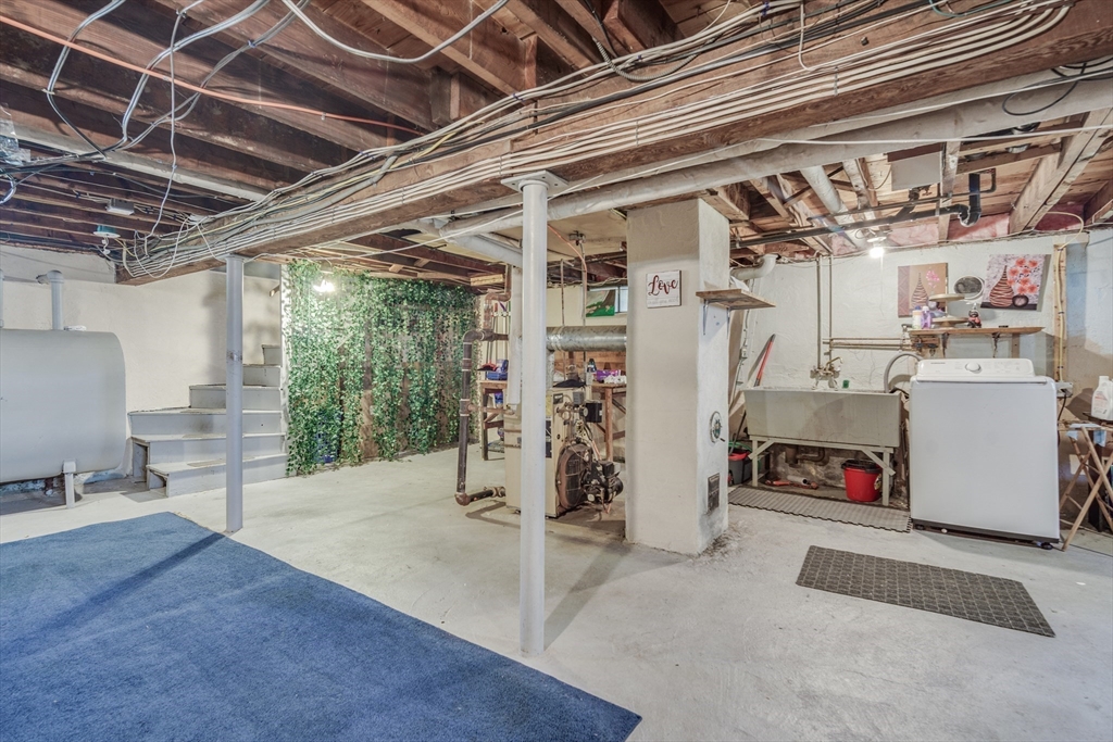 631 Newbury Street Springfield, MA 01104 - Photo 25 of 25 Gallery Image 25