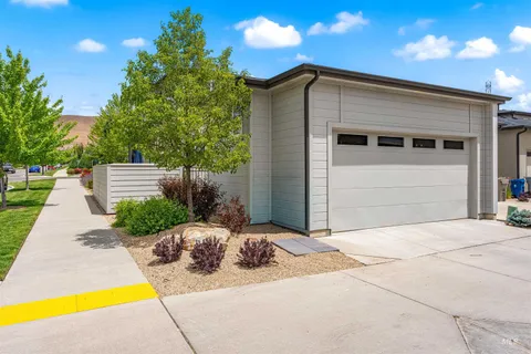 $710,000 | 4453 East Parkcenter Boulevard, Boise, ID 83716