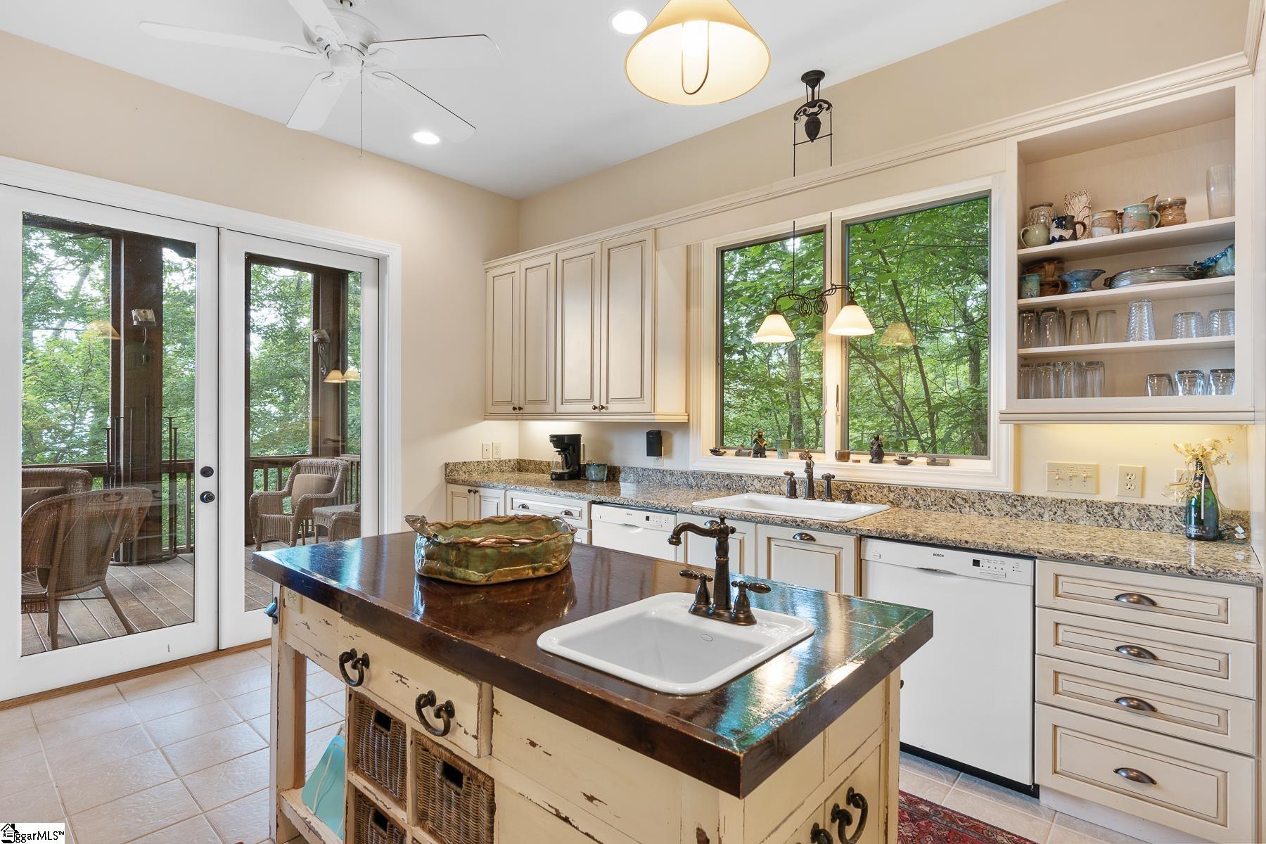 126 Caesars Pointe Cleveland, SC 29635 - Photo 8 of 36