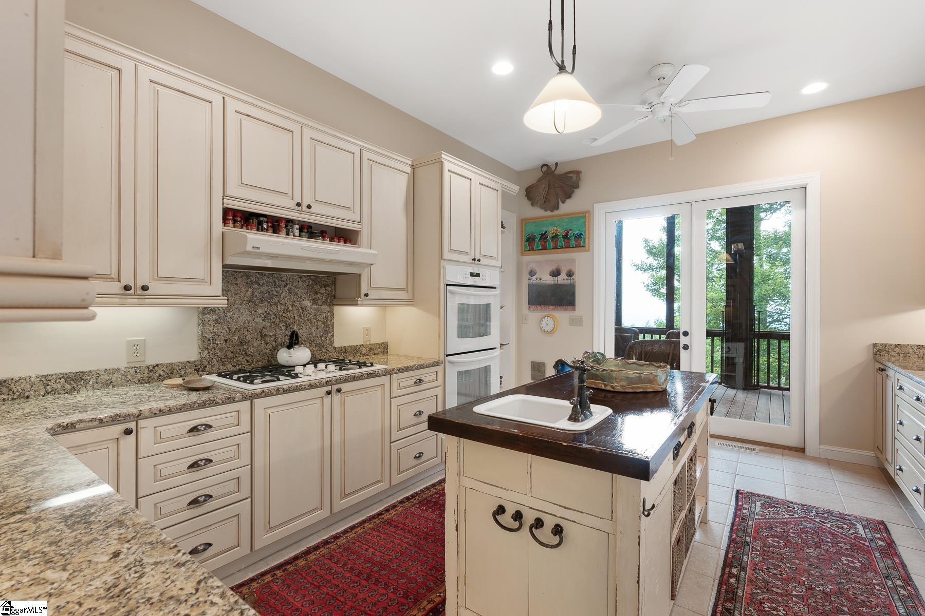 126 Caesars Pointe Cleveland, SC 29635 - Photo 10 of 36
