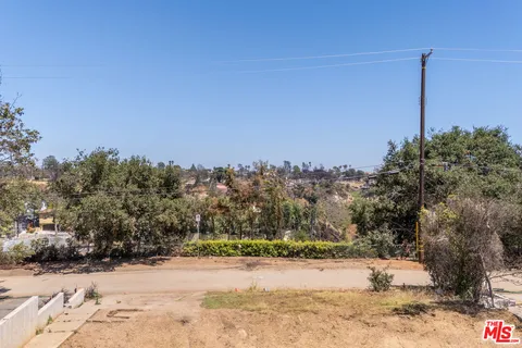 a view of a terrace with a outdoor space