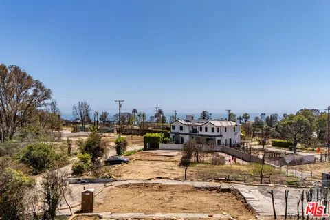 a close view of sink