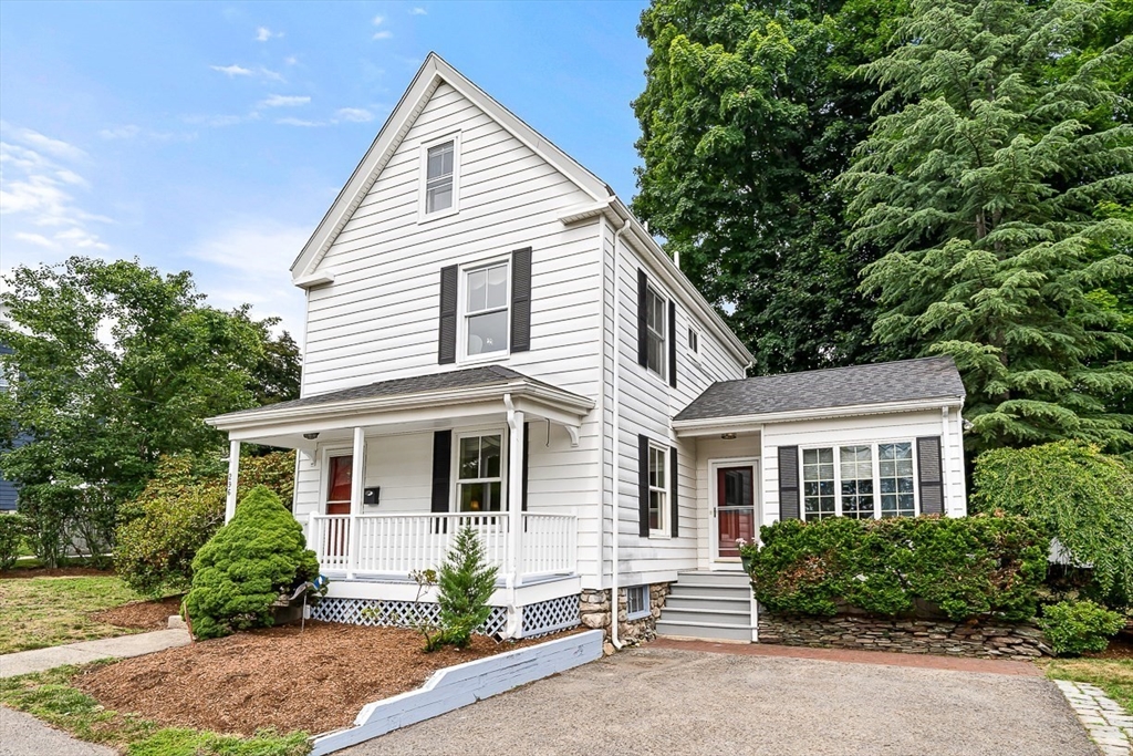 296 Linden Street Wellesley, MA 02481 - Photo 2 of 35
