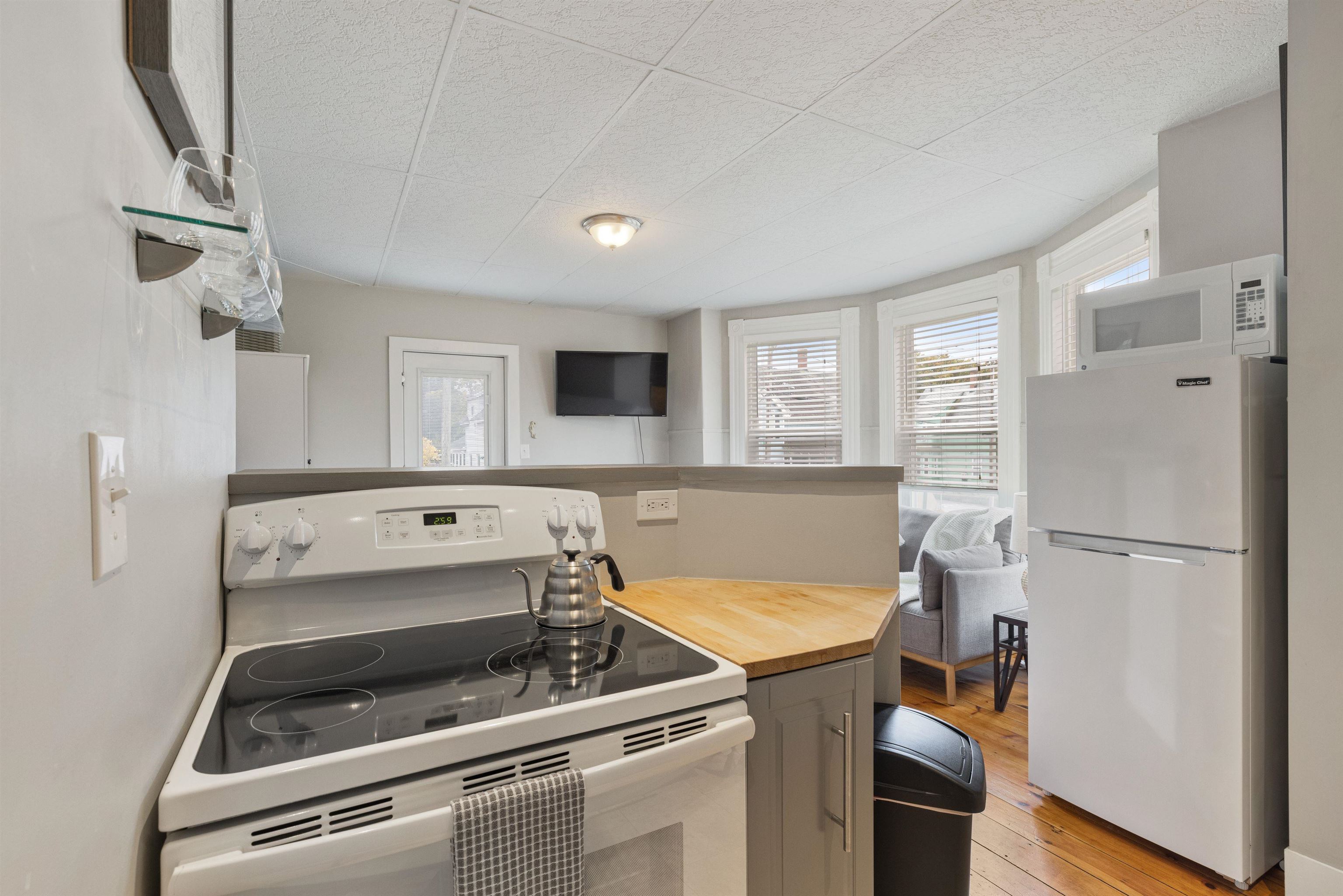 792 Grove Street, Unit 1 Manchester, NH 03103 - Photo 11 of 37