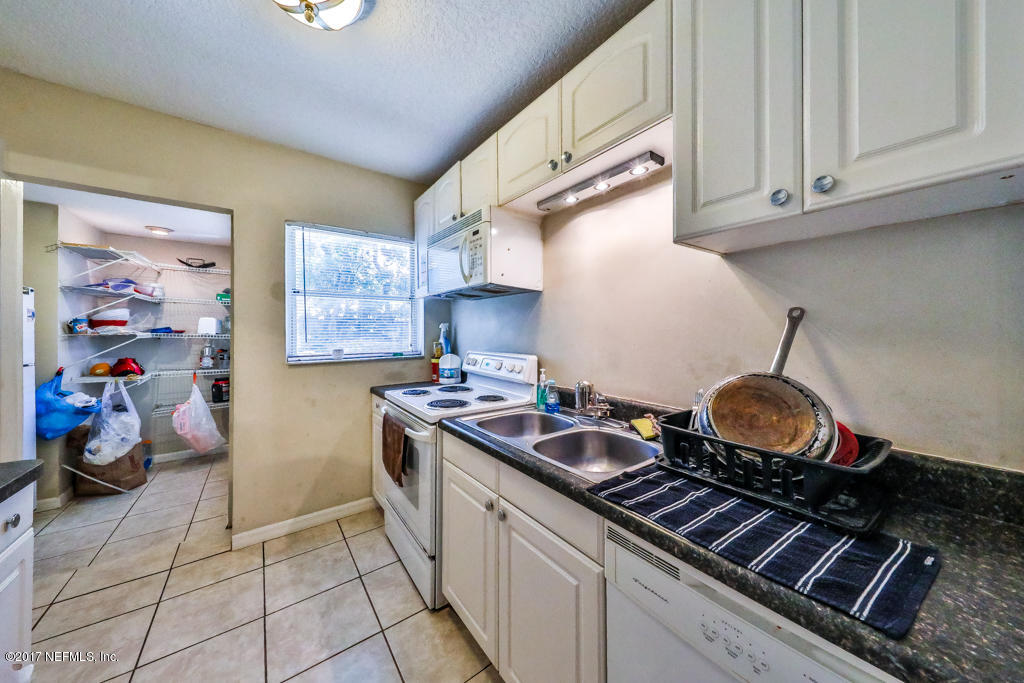 339 Brunswick Road Jacksonville, FL 32216 - Photo 12 of 17 Kitchen