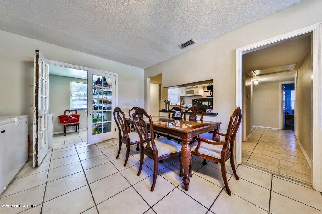 339 Brunswick Road Jacksonville, FL 32216 - Photo 13 of 17 Dining