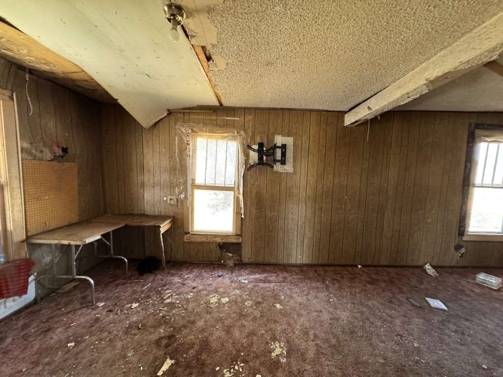 650 South 6th Street Slaton, TX 79364 - Photo 6 of 9 a view of workspace with a window