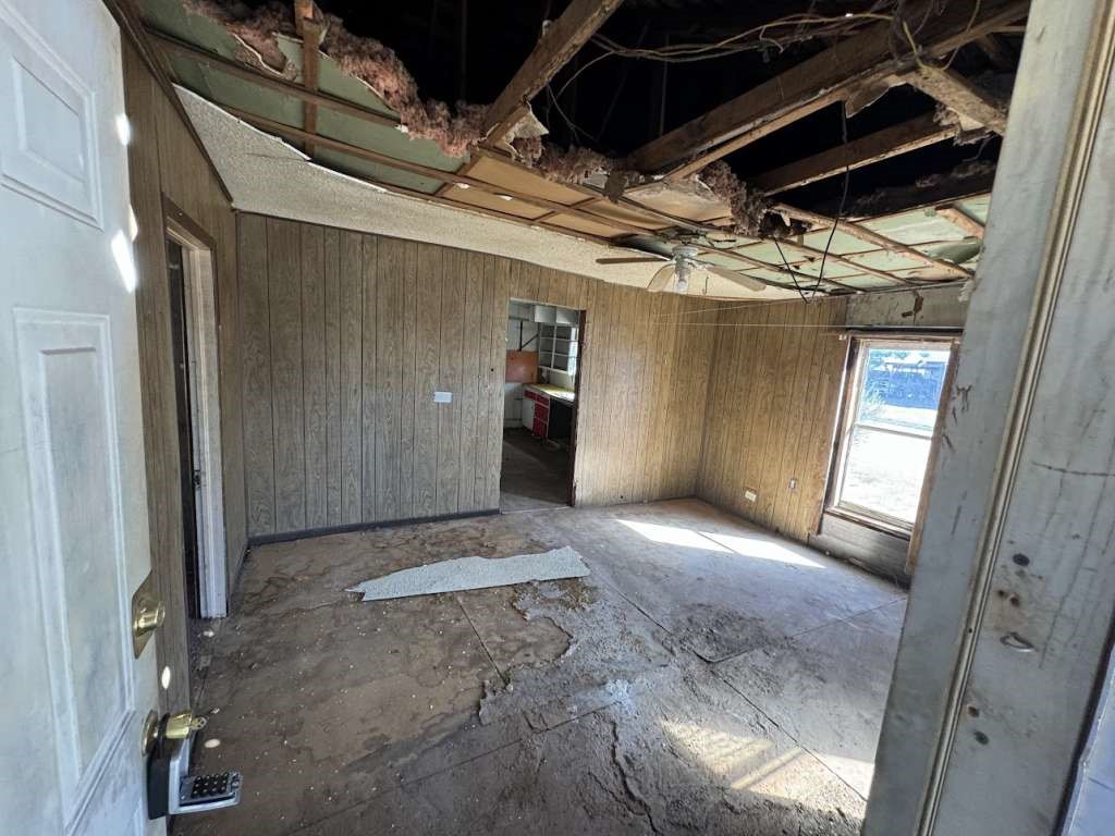 650 South 6th Street Slaton, TX 79364 - Photo 9 of 9 a view of empty room