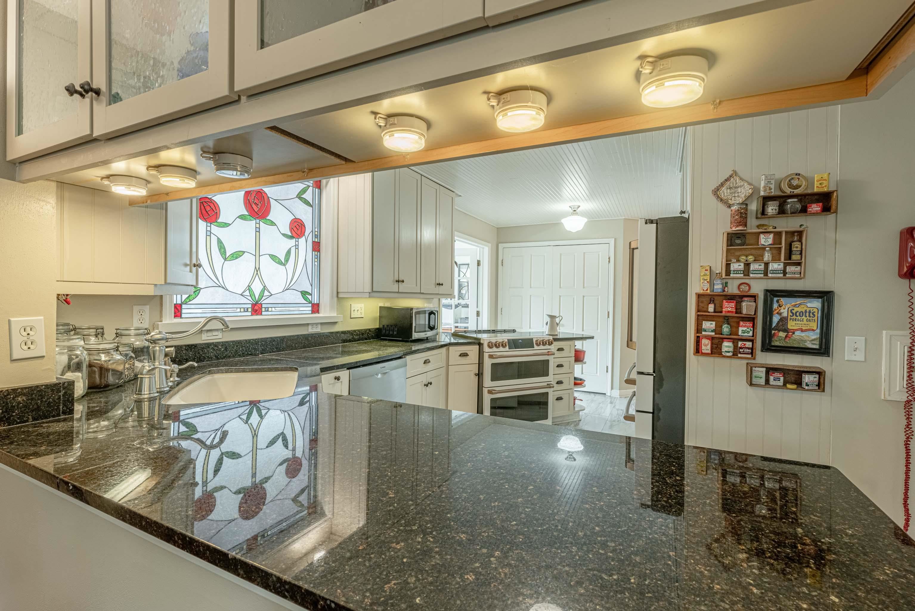 6233 Countryside Lane Madison, WI 53705 - Photo 12 of 73