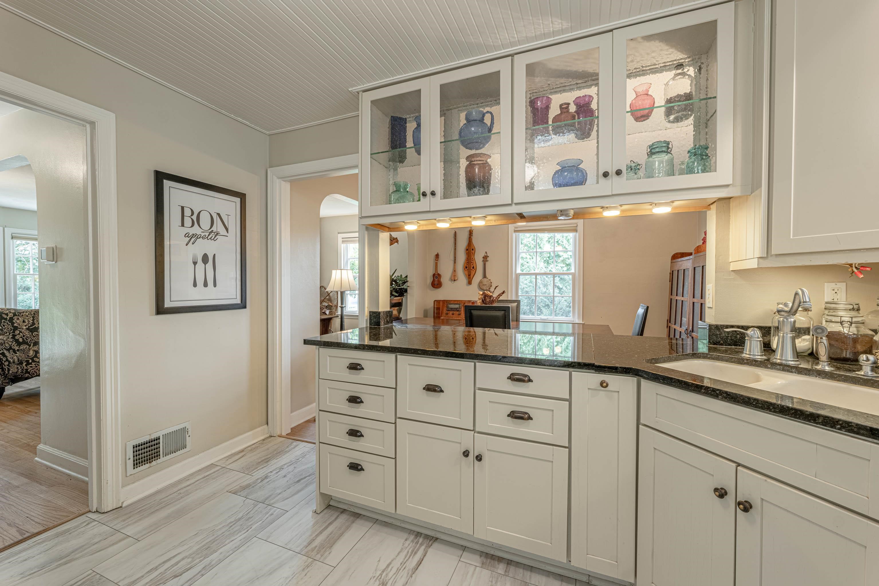 6233 Countryside Lane Madison, WI 53705 - Photo 15 of 73