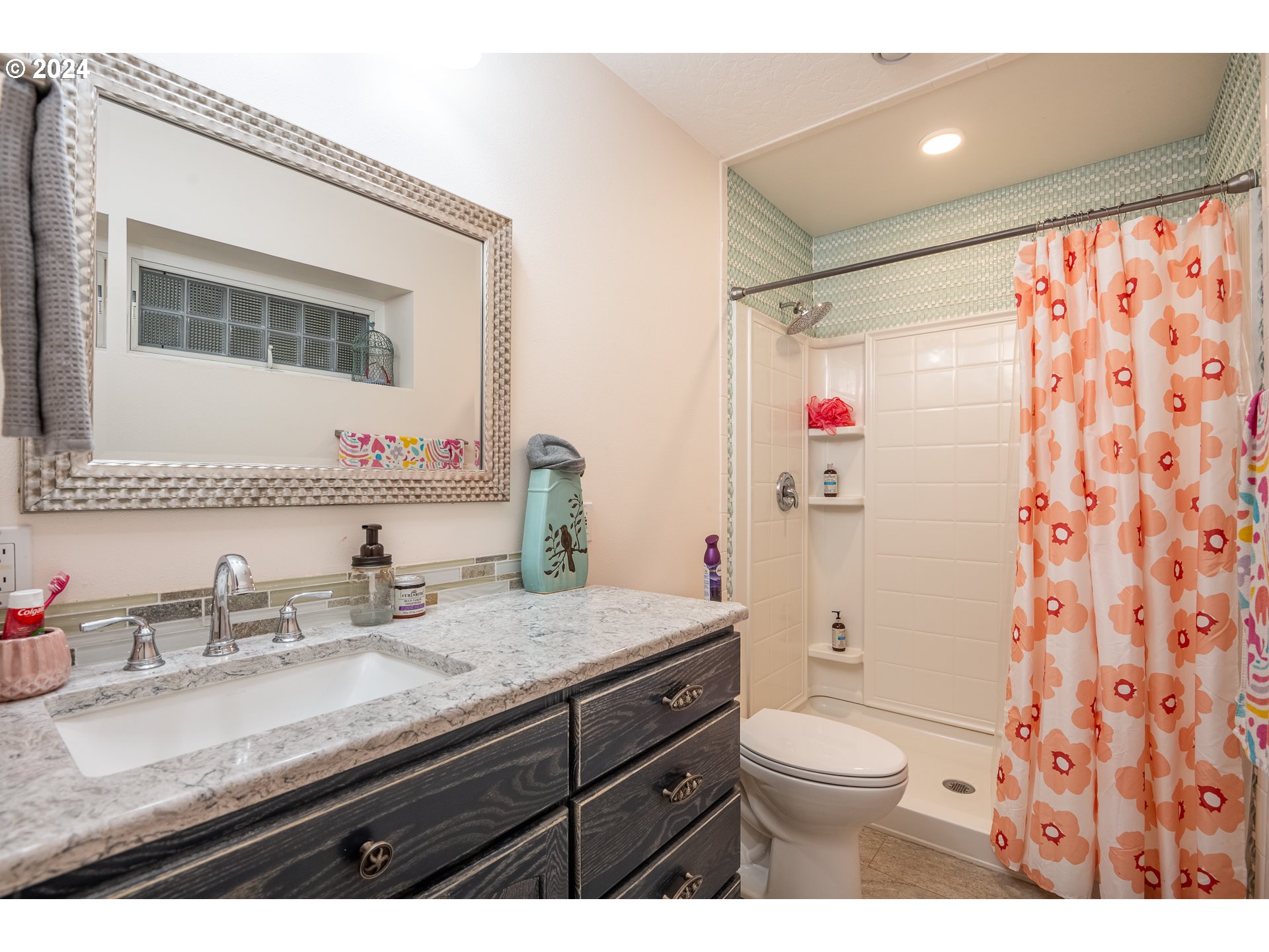 94251 Templeton Road Junction City, OR 97448 - Photo 28 of 46 Bathroom