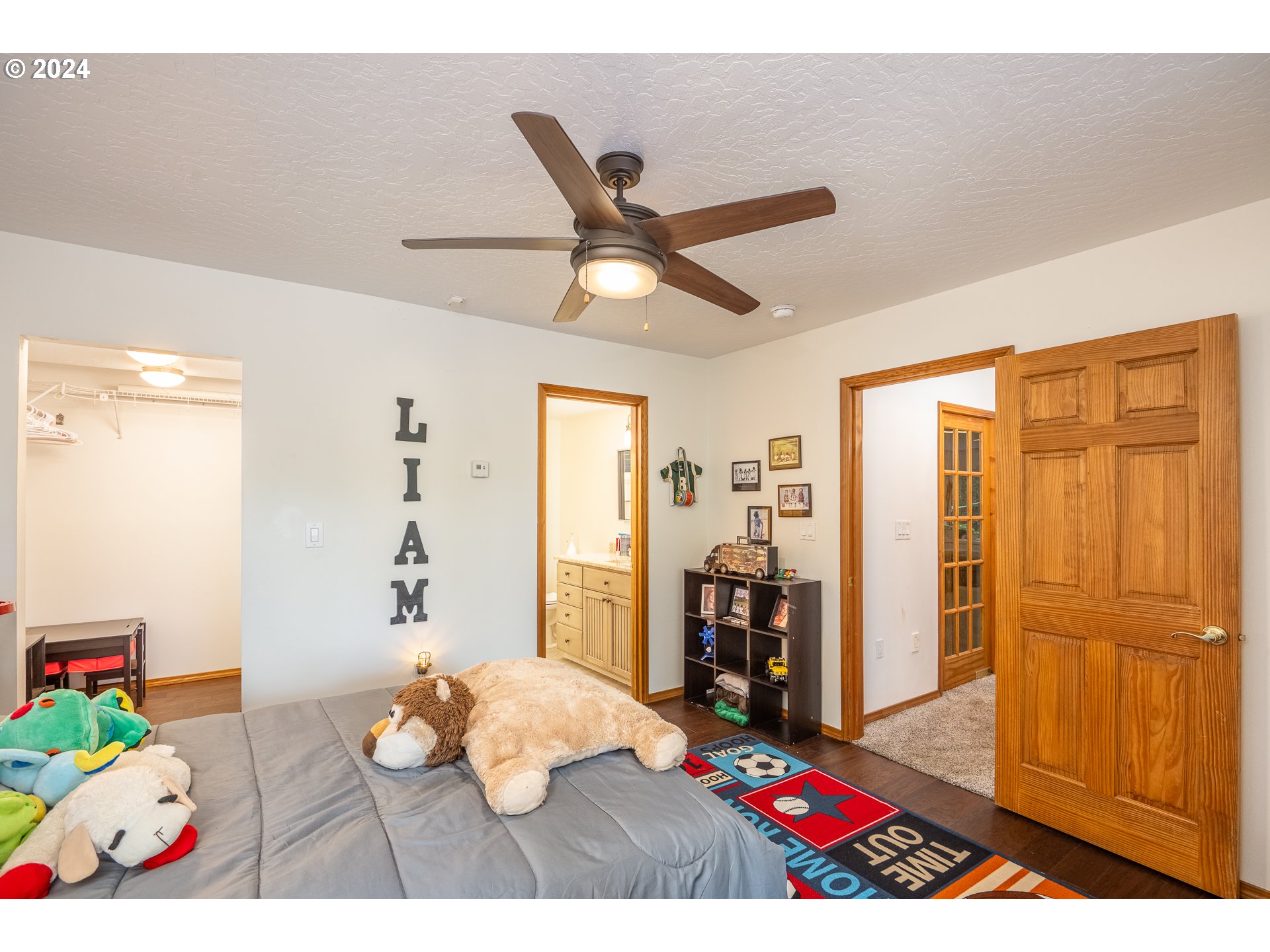 94251 Templeton Road Junction City, OR 97448 - Photo 31 of 46 Bedroom